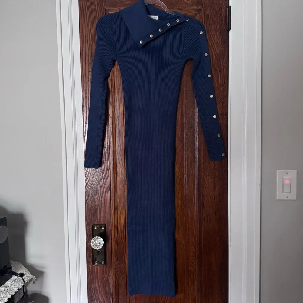 Rib-Knit Navy Long-Sleeve Midi Dress with Button Details Size S - Picture 2 of 7